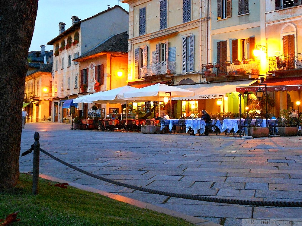 Lago Orta town square