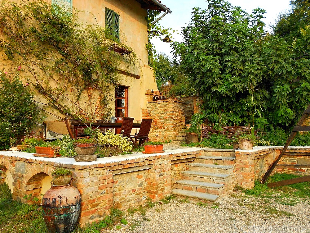 Casa Scaparone tables