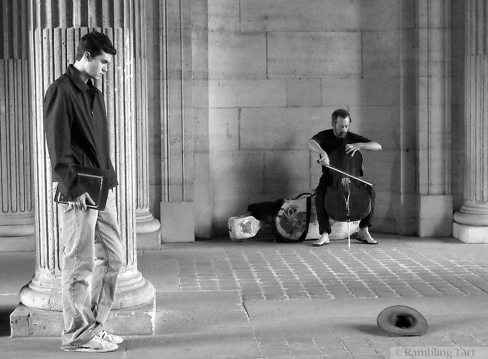 Paris street musician