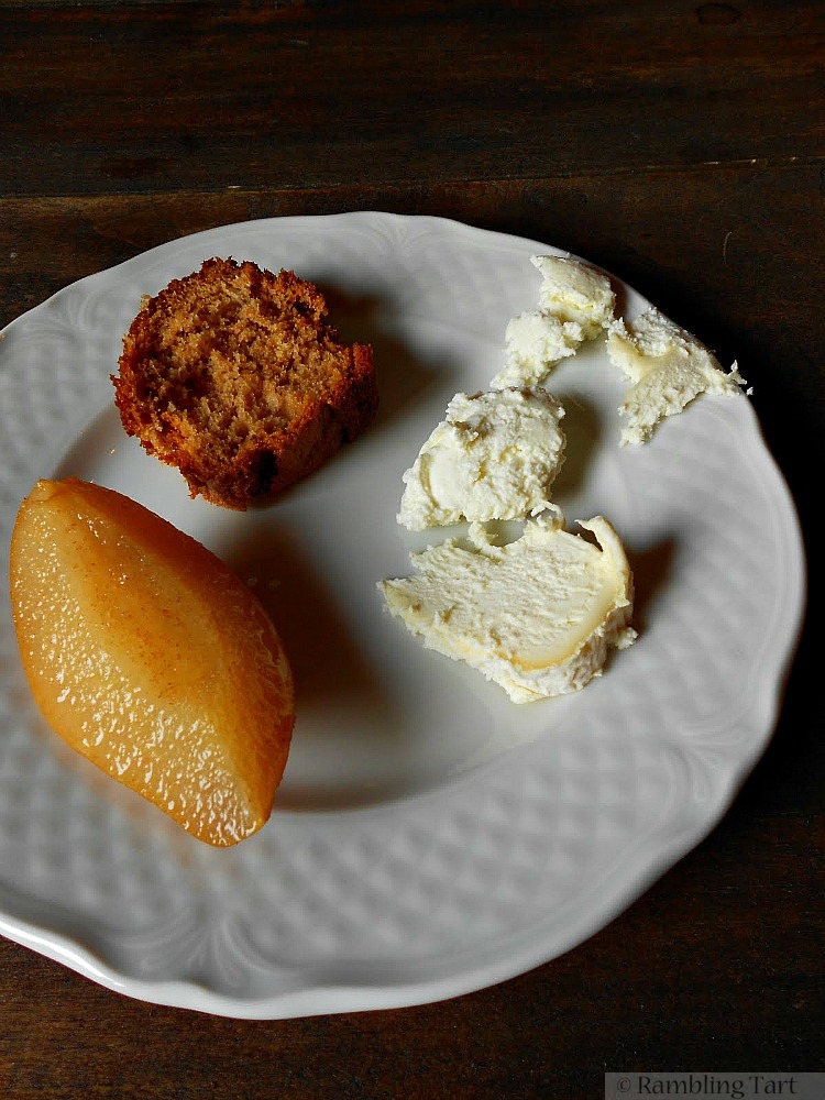spiced pears with goat cheese