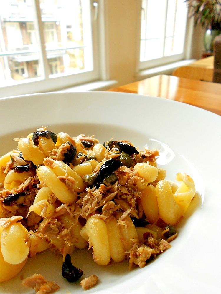 pasta with tuna capers and olives